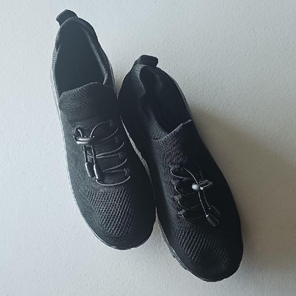 Black Athletic Comfort Wear Sneakers, Size 39.5